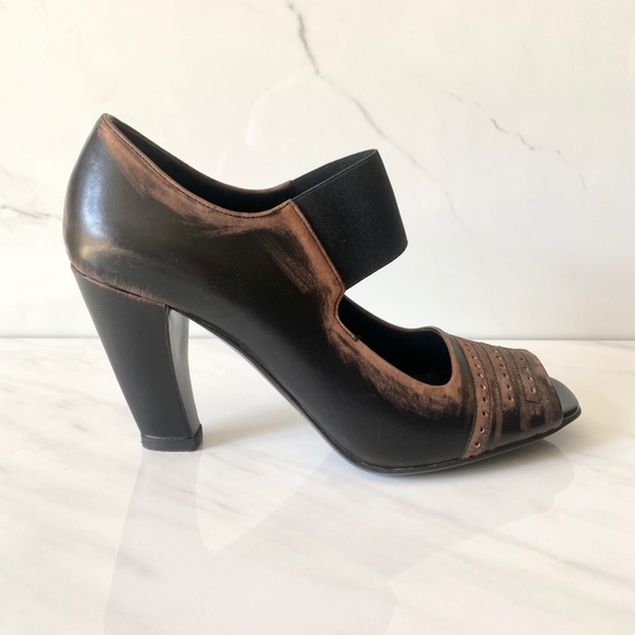 PRADA Mary Jane Shoes size 5.5. - Picture 3 of 8